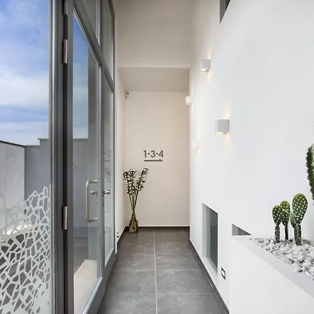 Mini House App To 2